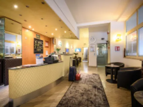 科羅納酒店 蒂拉諾酒店