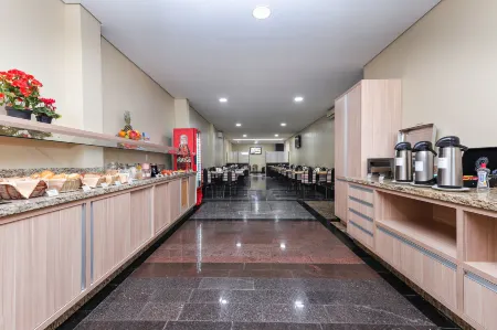 Hotel Express Terminal Tur - Rodoviária Porto Alegre Отели рядом с достопримечательностью «Public Library»