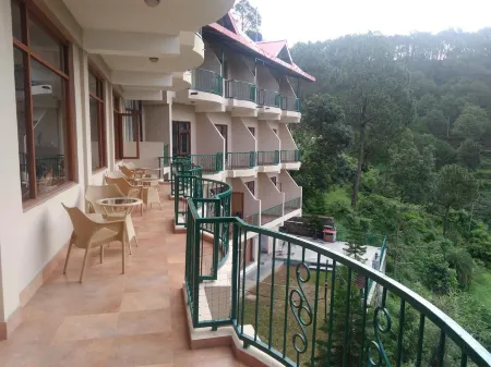 Forest Ville Hotel & Resort Отели в г. Касоли