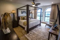 Spectacular 3 Bedroom Penthouse at Croc's Resort & Casino