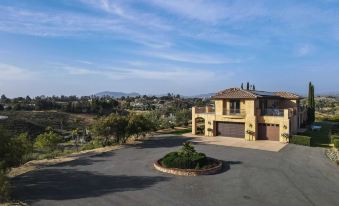 Palazzo Del Sol by AvantStay Breathtaking Home w Mountain Views Hot Tub