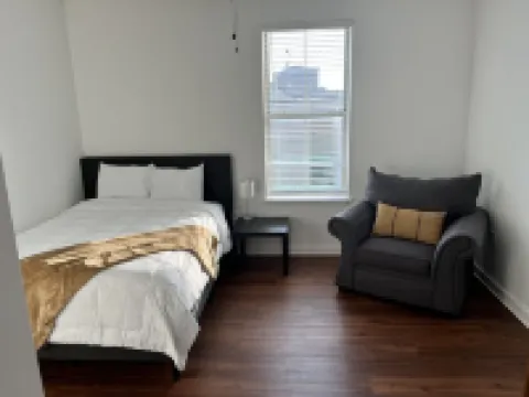 Downtown Memphis Loft! Walking Distance from Beale Street! Garage Parking!