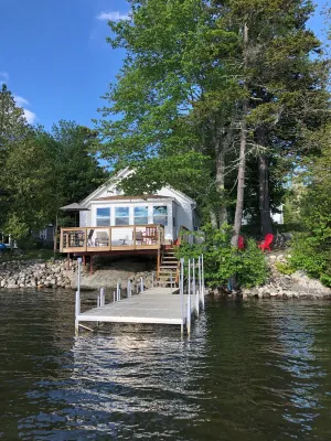 On The Rocks is located near Acadia National Park and Mount Desert Island. - Wifi