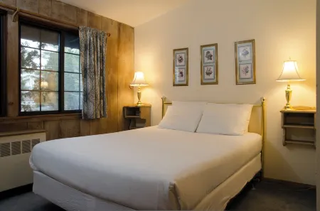 Summit Lodge Отели рядом с достопримечательностью «Пико Маунтин Ски Резорт»