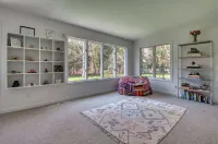 Spacious Yard and Meditation Room - Luxurious Tranquil Cottage