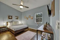 Hot Tub, Fire Pit and Stunning Sunset Views - Charming Rustic Retreat 斯通沃爾住宿飯店