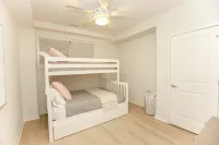 Sojourns Modern Sanctuary 2 BR Sleeps 8 Pool Views