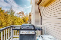 Ski-in/out, dog-friendly townhome with mountain views, hot tub & pool