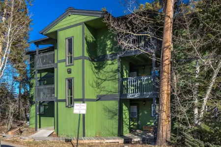 Mountain Views from WP Top Floor Getaway