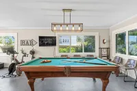 Fire Pit and Entertainment Garage - Cool Coastal Haven