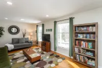 Spacious Home with Hot Tub and Arcade Games - Stunning Retreat