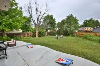 Projector, Foosball, Fenced Yard - Spacious Charming Retreat Hotels in Broomfield