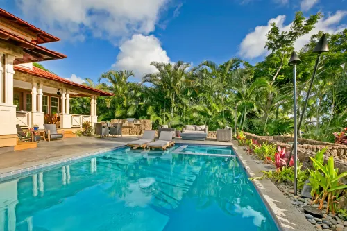 Ocean and Mountain Views with Pool and Spa - Exquisite Tropical Escape