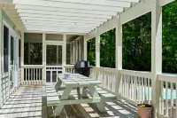 Tranquil Oasis with Pool and Hot Tub - Serene Coastal Retreat فنادق في كورولا