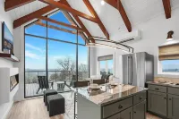 Private Hot Tub, Sauna and Cool Pool - Stunning Lux Retreat