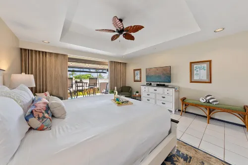 Spacious Lanai and Exclusive Beach Cabana - Stunning Hawaiian Escape