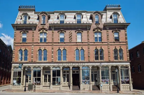 The Docent's Collection Hotel a 