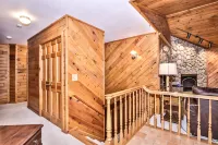 Private Lake Frontage and Scenic Views - Charming Rustic Oasis