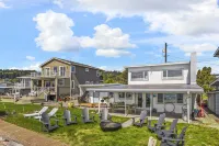 Direct Beach Access and Spa-Inspired Amenities - Stunning Waterfront Escape