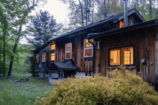 Serene Creek Access and Hot Tub - Charming Catskills Escape