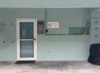 “Spivey’s Korner” Ocean Views, Easy Steps to quiet sandy Beach - secure WiFi Отели в г. Индиан Бич