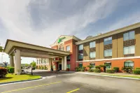 Holiday Inn Express & Suites Hinesville East - Fort Stewart Hotels in Flemington