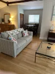 Charming canal-front apartment with king bed, AC, WiFi, in phenomenal Fort Myers