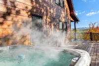 Hot Tub, Pickleball Court and Scenic Views - Stunning Mountain Oasis Hotels in Fannin County