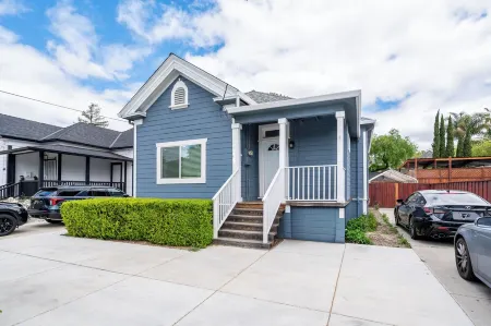 Japantown, near SJC w/fast wi-fi Отели рядом с достопримечательностью «Конференц-центр им. МакЭнери»