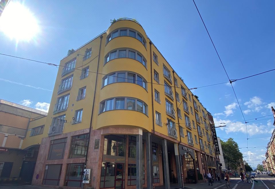 hotel overview picture