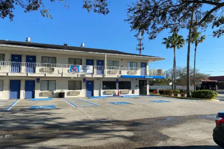 Motel 6 Orlando, FL - Winter Park Отели в г. Фэрвью-Шорс