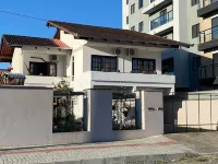 Rcm Vilas - Casa confortável 1 Hotels in Жоїнвіль