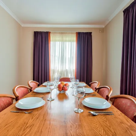 B Holiday Villas Mellieha Отели рядом с достопримечательностью «Пляж Голден-Бэй»