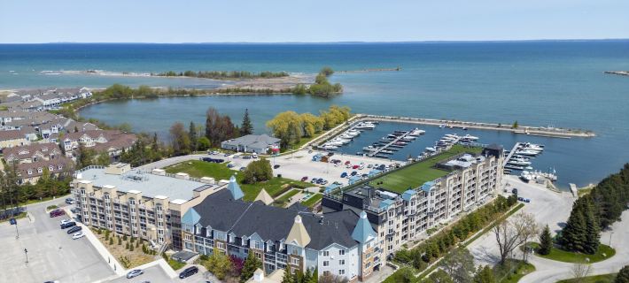 Living Water Resort & Spa Hotels in Simcoe County