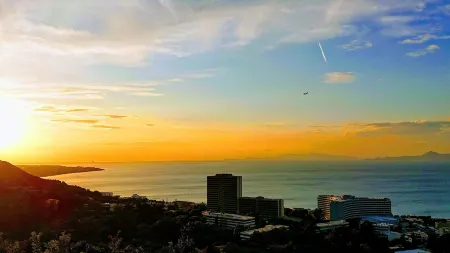 Rhodes Skyline Suite with in Door Jacuzzi Sea View Отели рядом с достопримечательностью «Anthony Quinn Bay»