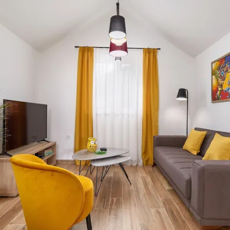 42° North Apartments