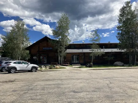 The Boulder Creek Lodge