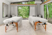 Hotel Three Sixty - スパ