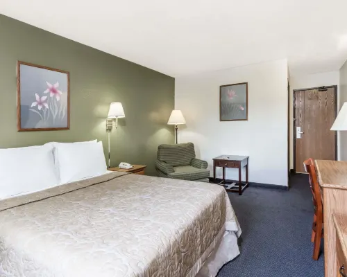 Super 8 by Wyndham Hampton Các khách sạn ở Hampton