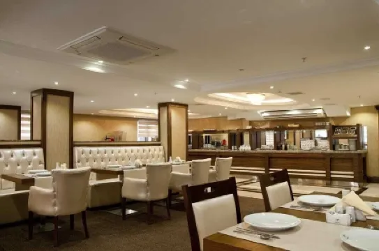 Turist Hotel Отели рядом с достопримечательностью «Hacı Bayram Mosque»