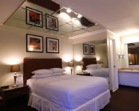 Commack Inn Hotels in Commack