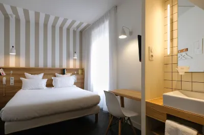 Hôtel et Apparts Marin Hotels in Laval