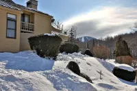 Skiers! Fox Hollow 2br/2ba Condo. Across From Pico, Minutes To Killington 2 Bedroom Condo Hotels in Rutland Town