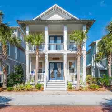La Dolce Vita Hotel Exterior