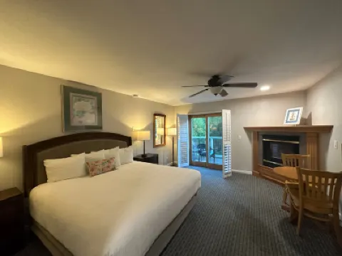 Bluebird Inn Hotels in 