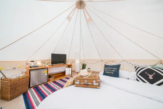 เต็นท์ วิวสระน้ำ