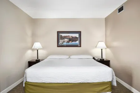 Top Floor Deluxe Suite Bay View