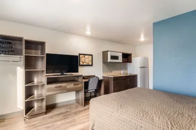 WoodSpring Suites Thornton-North Denver Hotels near Express Factory Outlet