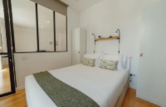 Courtyard Oporto Design Apartment C with Terrace Hotels near Dragao Stadium