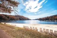 Mountain Loft Resort Hotels in Lake Lure